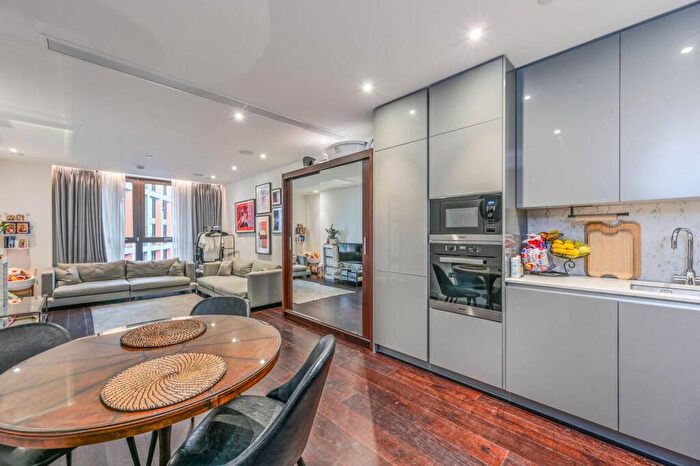 2 Bedroom Flat For Sale In Glacier House, Nine Elms, London, SW11