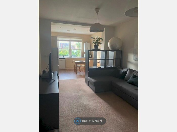 2 Bedroom Flat To Rent In Elm Grove Road, London, W5