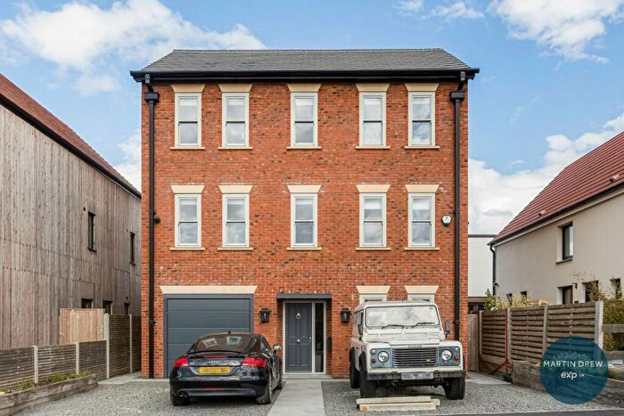 5 Bedroom Detached House For Sale In Read Place, Graven Hill, Ambrosden, OX25