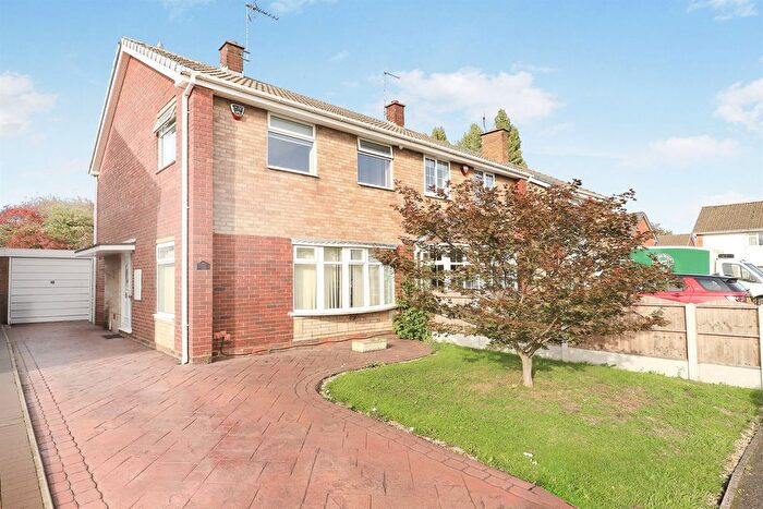 3 Bedroom Semi-detached House For Sale In Lyndale Drive, Wednesfield, Wolverhampton, WV11