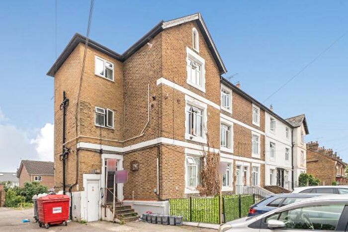 1 Bedroom Apartment For Sale In Hencroft Street South, Slough, SL1