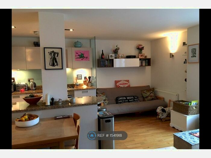 2 Bedroom Flat To Rent In Enfield Road, London, N1