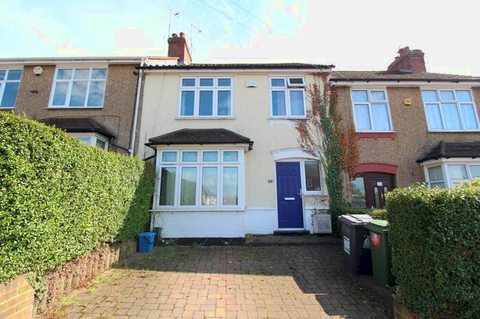 3 Bedroom Semi-Detached House To Rent In Bradgers Hill Road, Luton, LU2