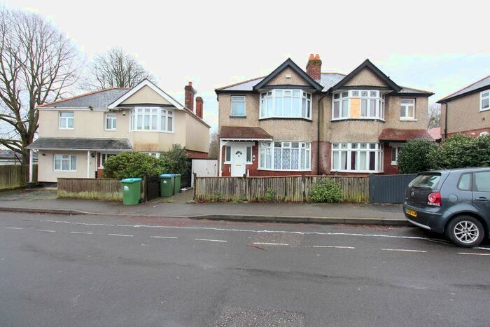 4 Bedroom Semi-Detached House To Rent In Kitchener Road, Southampton, SO17
