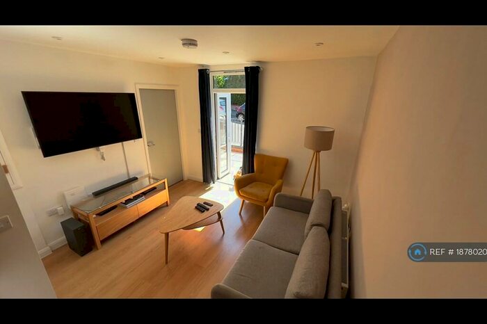 1 Bedroom Flat To Rent In Napier House, Luton, LU1