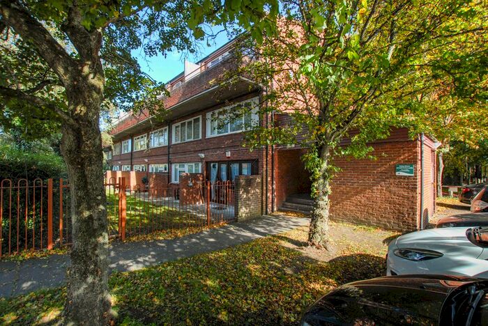 Studio To Rent In Whitehall Road, Uxbridge, UB8