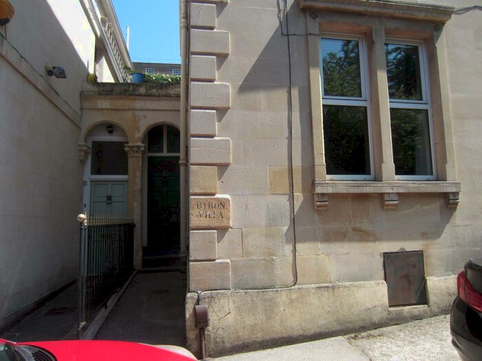 4 Bedroom Terraced House To Rent In Byron Place, BS8