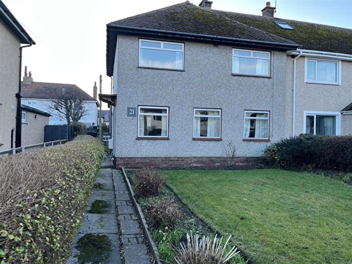 3 Bedroom End Of Terrace House For Sale In Denness Place, Llandudno, LL30