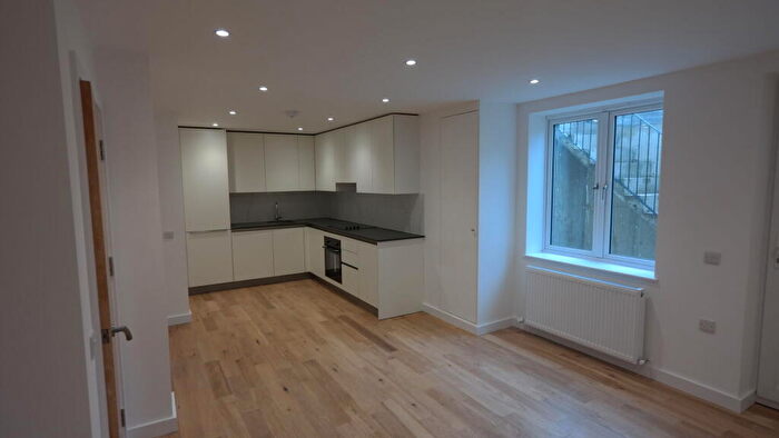 2 Bedroom Flat To Rent In Brookhill Road, London, Greater London, SE18