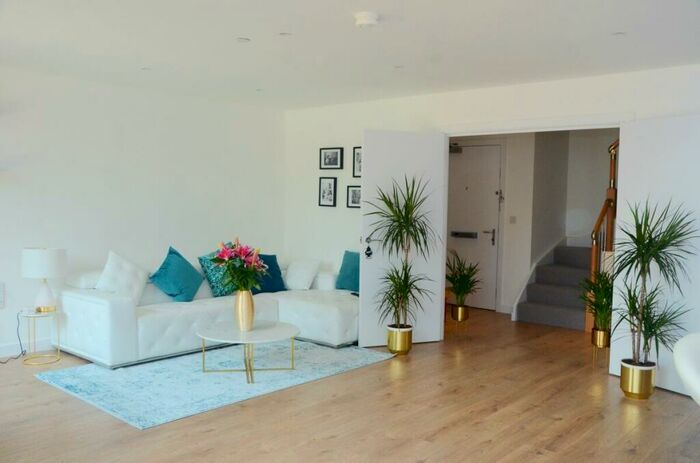 3 Bedroom Apartment To Rent In Giles House, Forrester Way, London, E15
