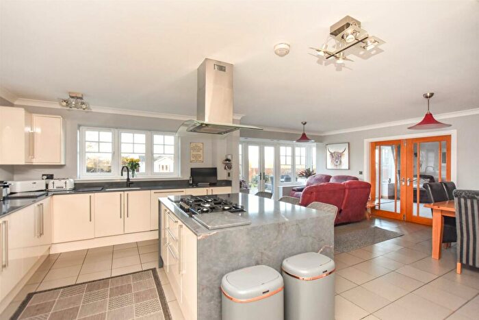 5 Bedroom Detached House For Sale In The Avenue, North Fambridge, CM3