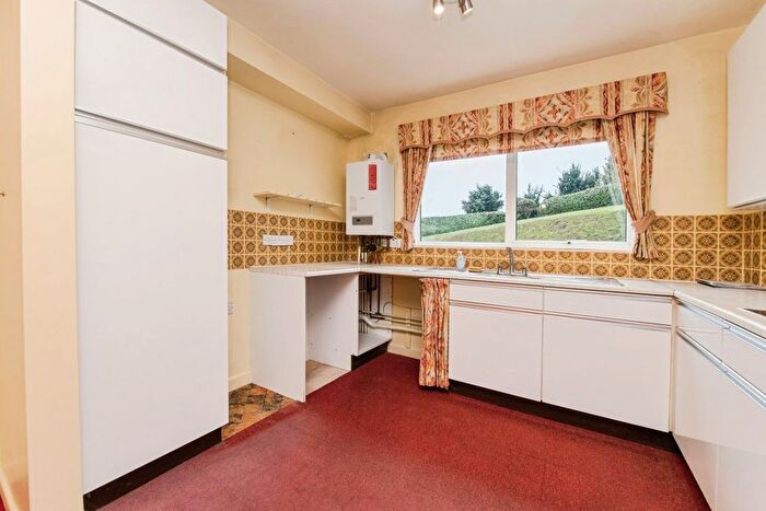 2 Bedroom Flat For Sale In Cliff Road, Budleigh Salterton, EX9