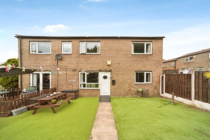 4 Bedroom End Of Terrace House For Sale In Middleton Avenue, Leeds, LS9