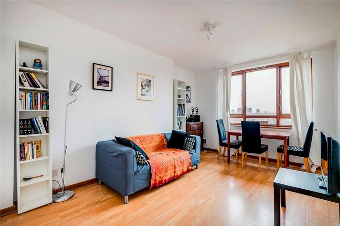 1 Bedroom Flat To Rent In Wrens Park House, Warwick Grove, E5