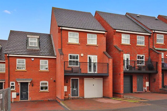 4 Bedroom Town House For Sale In Binder Close, Higham Ferrers, NN10