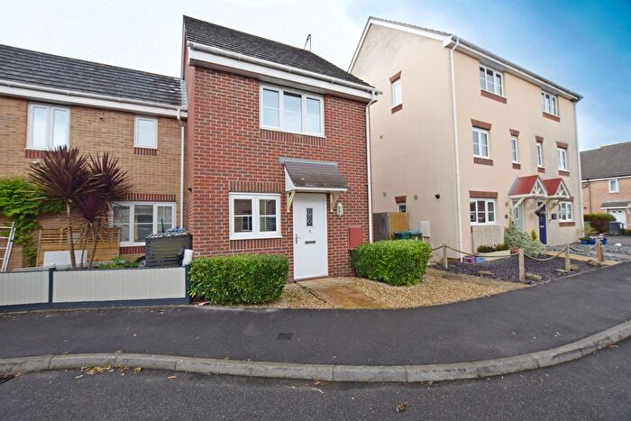 2 Bedroom Terraced House To Rent In Stammer Road, Wick, Littlehampton, West Sussex, BN17