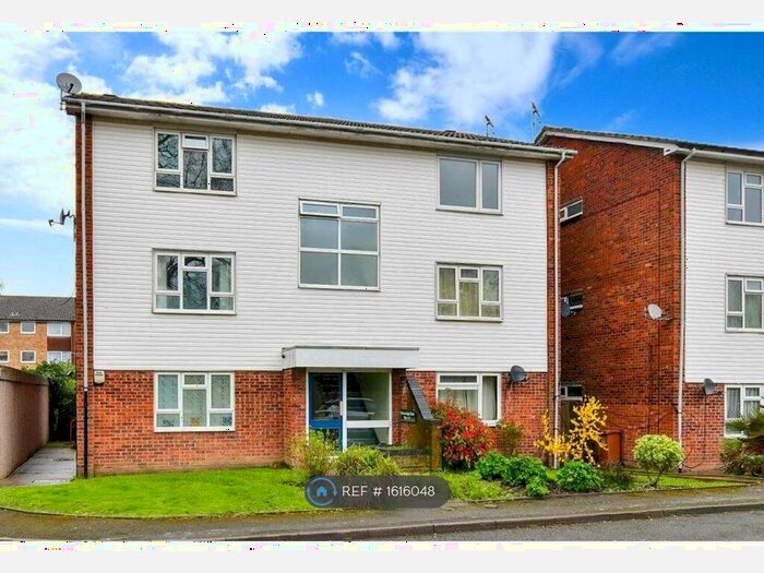 1 Bedroom Flat To Rent In Abbotsleigh Close, London, SM2
