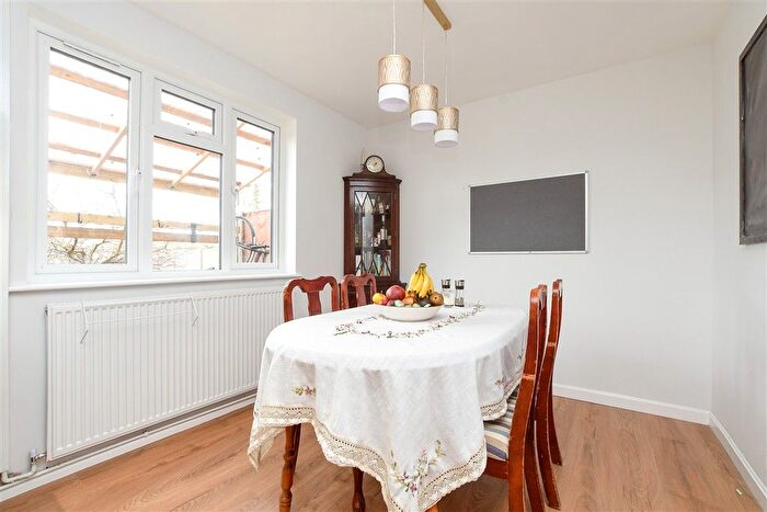 3 Bedroom Semi-detached House For Sale In Brandsland, Reigate, Surrey, RH2