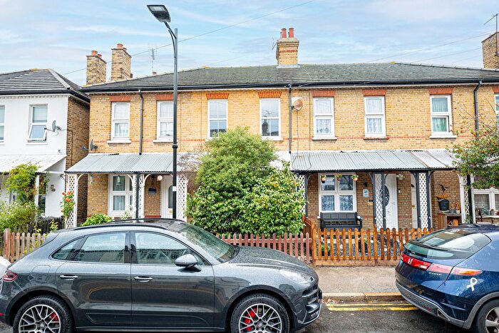 3 Bedroom Terraced House For Sale In West Street, Leigh-On-Sea, SS9