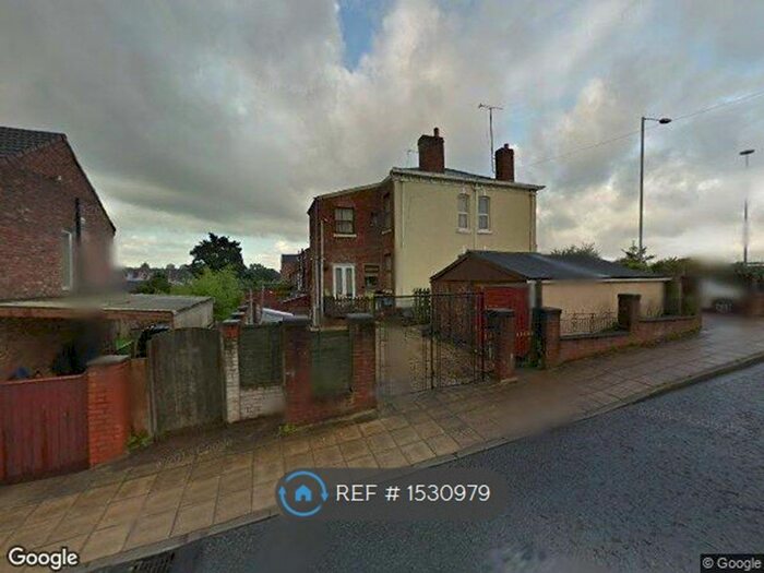 8 Bedroom End Of Terrace House To Rent In Brinnington Road, Stockport, SK1