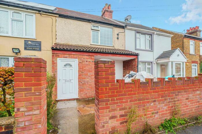 2 Bedroom Terraced House To Rent In Slough, Berkshire, SL1