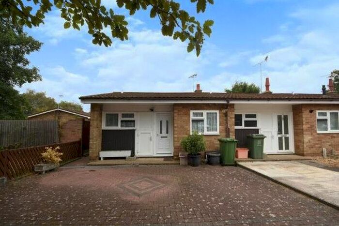1 Bedroom Bungalow To Rent In Falkenham Row, Basildon, SS14