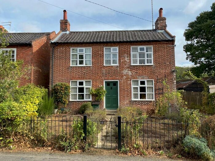 4 Bedroom Detached House For Sale In The Street, Wissett, IP19