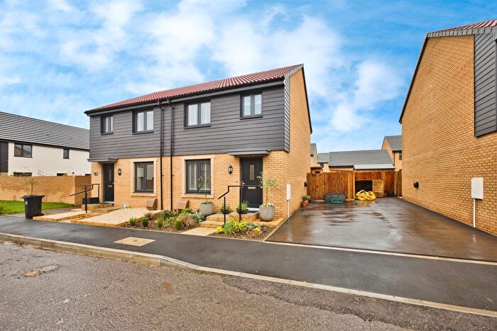 3 Bedroom Semi Detached House For Sale In Patch Place, Crewkerne, TA18