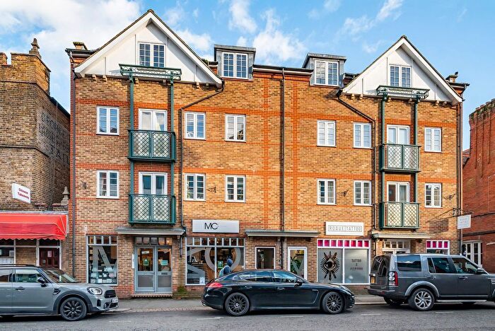 2 Bedroom Flat To Rent In Temple Road, Windsor, SL4