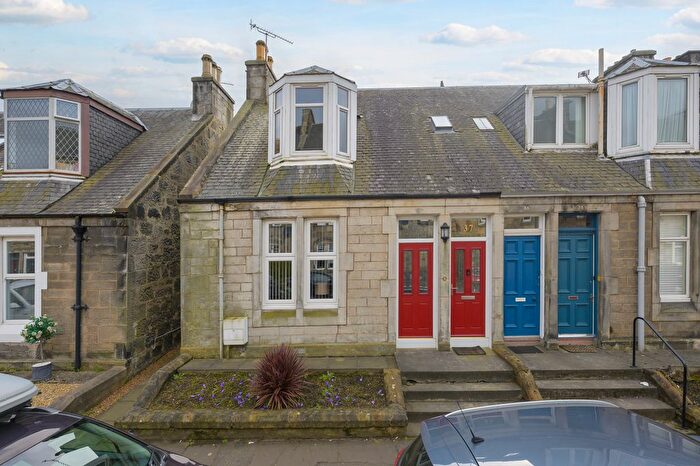 3 Bedroom Semi Detached House For Sale In -, Brucefield Avenue, Dunfermline, KY11