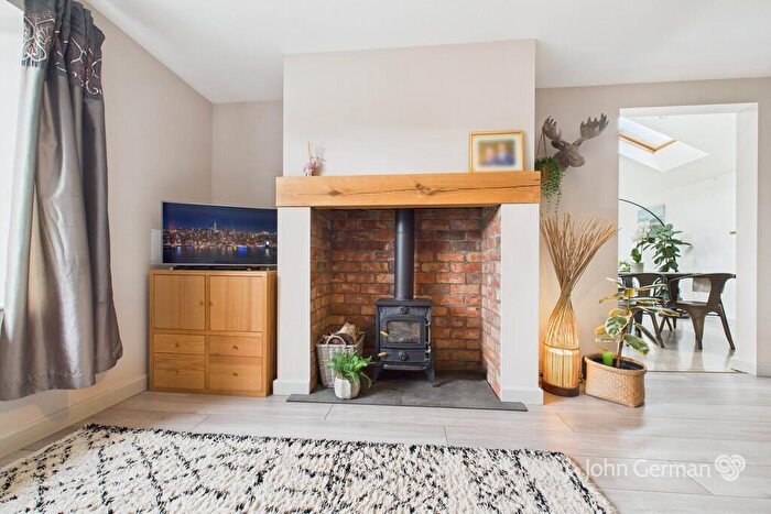 3 Bedroom Detached Bungalow For Sale In Yew Tree Road, Rosliston, DE12