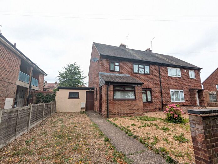 3 Bedroom Semi-Detached House To Rent In Stamford Road, Kettering, NN16