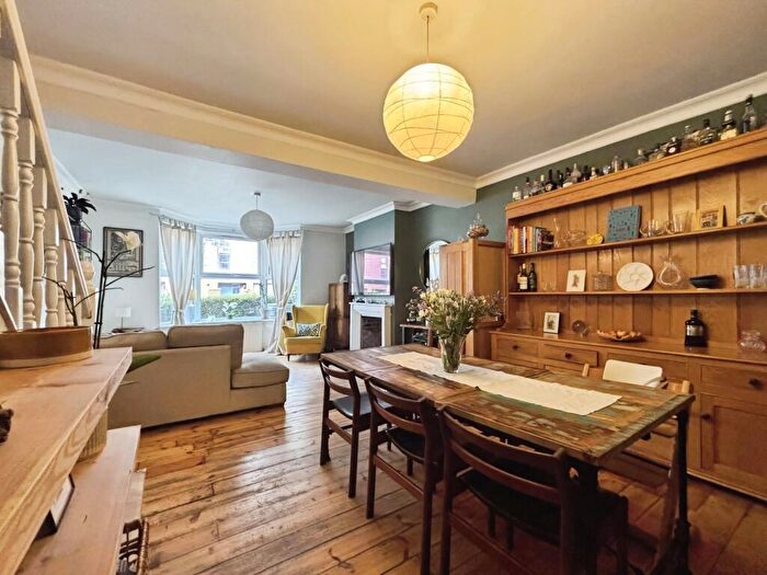 3 Bedroom Terraced House For Sale In Credon Road, London, E13