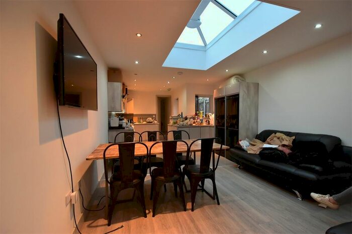 7 Bedroom Terraced House To Rent In Tiverton Road, Selly Oak, Birmingham, B29