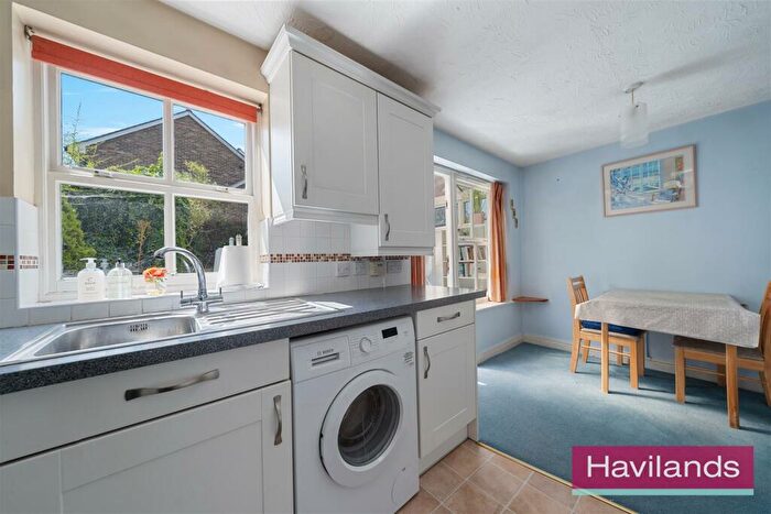 2 Bedroom Semi-Detached House For Sale In Laidlaw Drive, London, N21