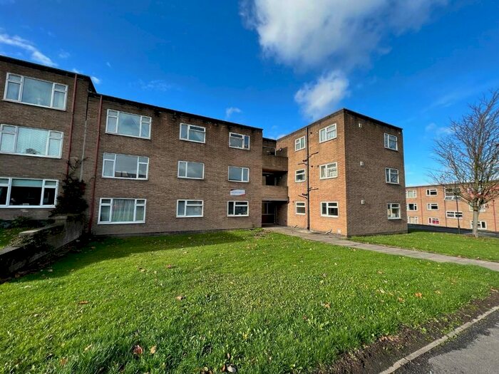 2 Bedroom Flat To Rent In Widecombe Court, Arundel Close, Chesterfield, S41