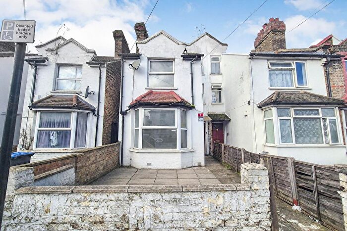 3 Bedroom End Terrace House For Sale In Bensham Lane, Thornton Heath, CR7