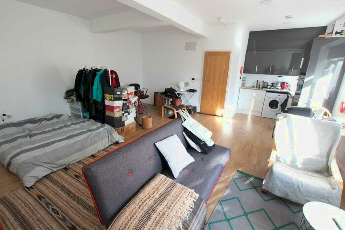 Studio To Rent In Mavros House, Vale Road, N4