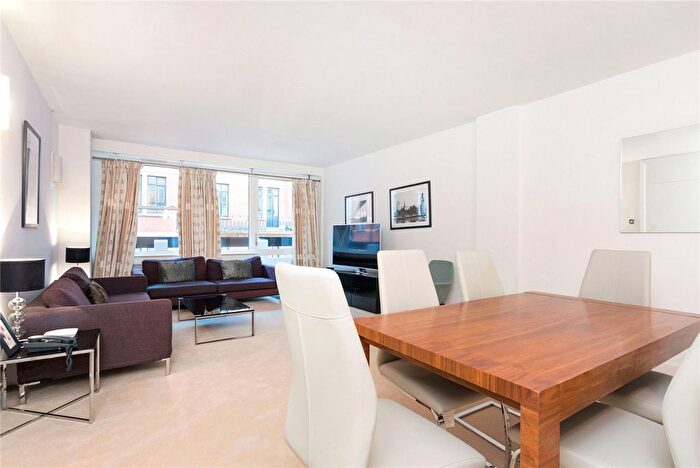 3 Bedroom Flat To Rent In Weymouth Street, Marylebone, London, W1W