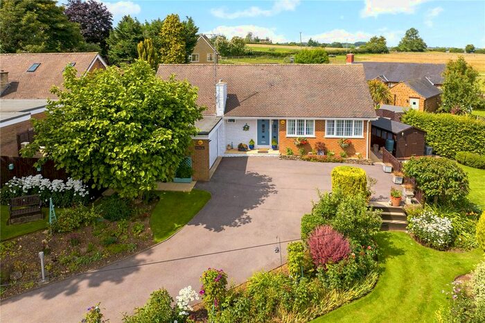 3 Bedroom Bungalow For Sale In Upper Tadmarton, Banbury, Oxfordshire, OX15
