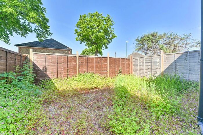 2 Bedroom Flat To Rent In London Road, Hackbridge, SM6