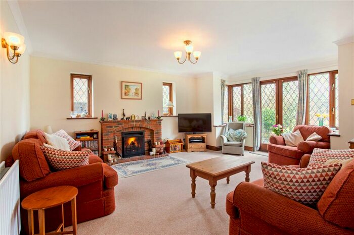 5 Bedroom Detached House For Sale In Kingswood Rise, Four Marks, GU34