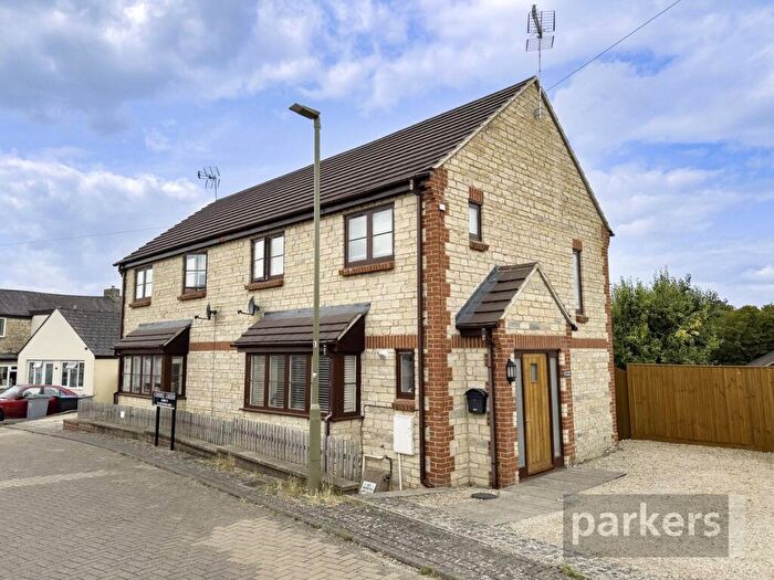 3 Bedroom Semi-Detached House To Rent In Corndell Gardens, Witney, Oxfordshire, OX28