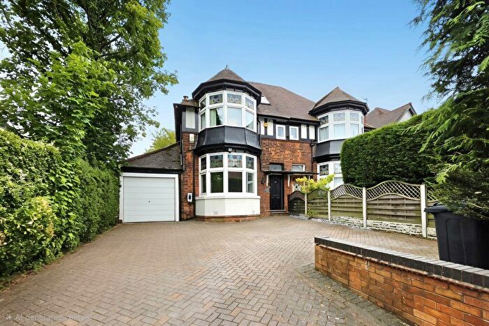 5 Bedroom Semi-Detached House For Sale In Birmingham Road, Sutton Coldfield, B72