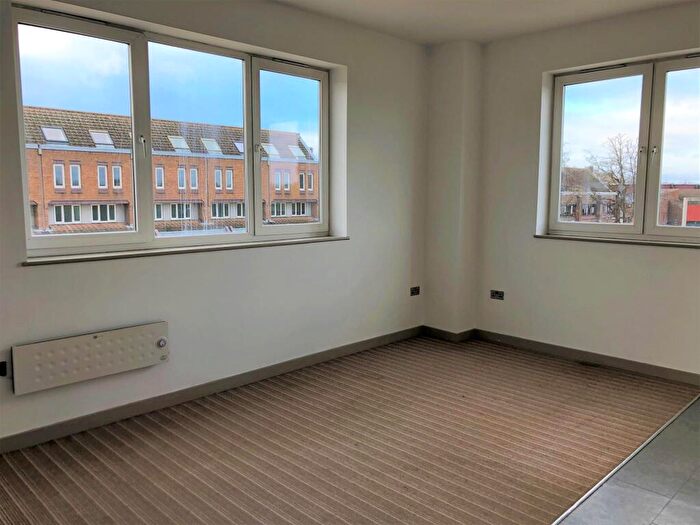 2 Bedroom Apartment To Rent In Cambridgeshire, Peterborough, PE2