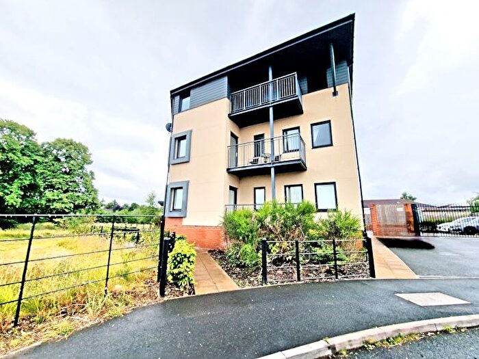 2 Bedroom Flat To Rent In Golden Eagle Gardens, Birmingham, B23