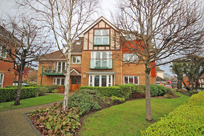 2 Bedroom Flat To Rent In Fernhill Lane, New Milton, BH25