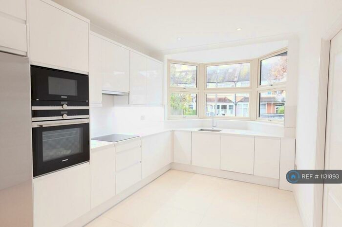 3 Bedroom Detached House To Rent In Marion Road, London, NW7