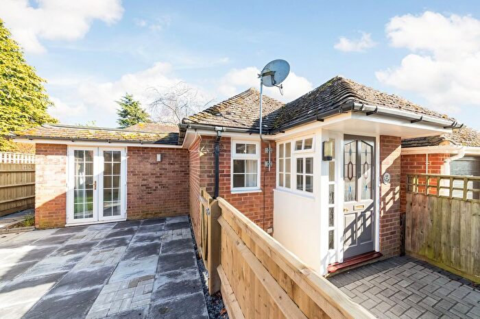 2 Bedroom Detached Bungalow For Sale In Sandy Lane, Southmoor, OX13