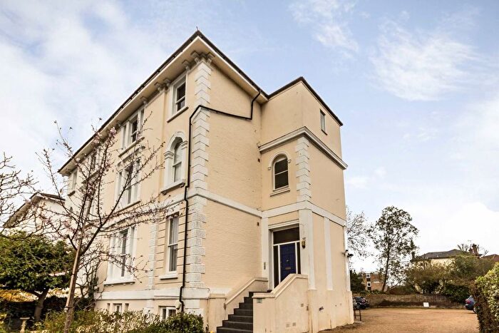 1 Bedroom Flat To Rent In Uxbridge Road, Kingston Upon Thames, KT1